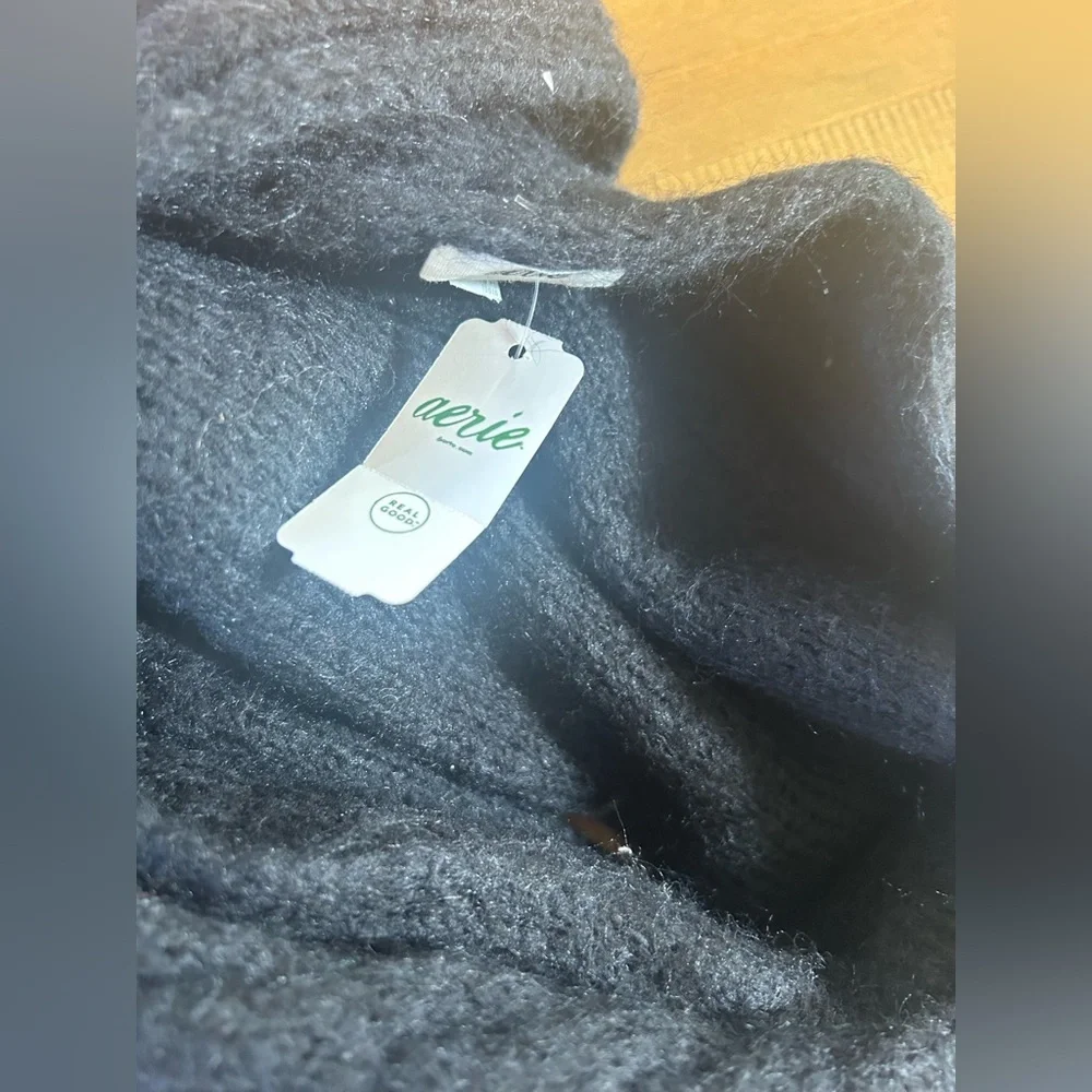 NWT Aerie Black Cable Knit Scarf